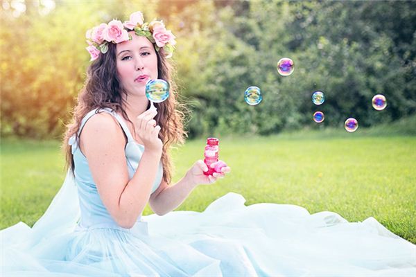 梦见吹泡泡是什么意思 梦见吹泡泡是什么意思