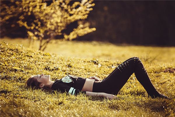 梦见躺卧是什么意思 梦见躺卧是什么意思