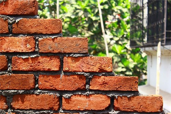 梦见砌房是什么意思 梦见砌房是什么意思