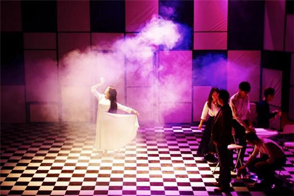 梦见话剧是什么意思 梦见话剧是什么意思