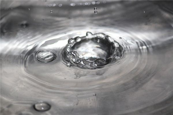 梦见吐口水是什么意思 梦见吐口水是什么意思