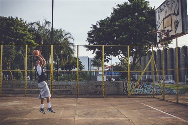 梦见打球是什么意思 梦见打球是什么意思