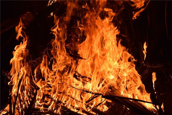 梦见火刑是什么意思 梦见火刑是什么意思