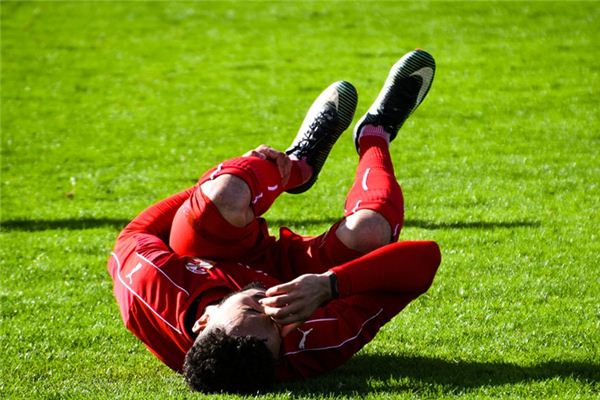 梦见摔伤是什么意思 梦见摔伤是什么意思