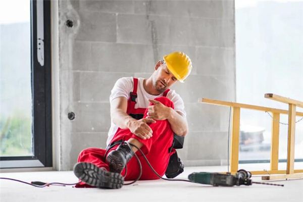 梦见摔断腿是什么意思 梦见摔断腿是什么意思