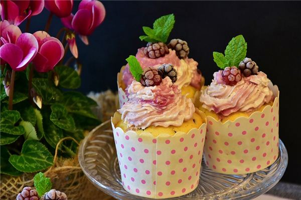 梦见吃蛋糕是什么意思 梦见吃蛋糕是什么意思