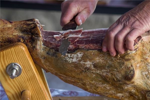 梦见吃火腿是什么意思 梦见吃火腿是什么意思