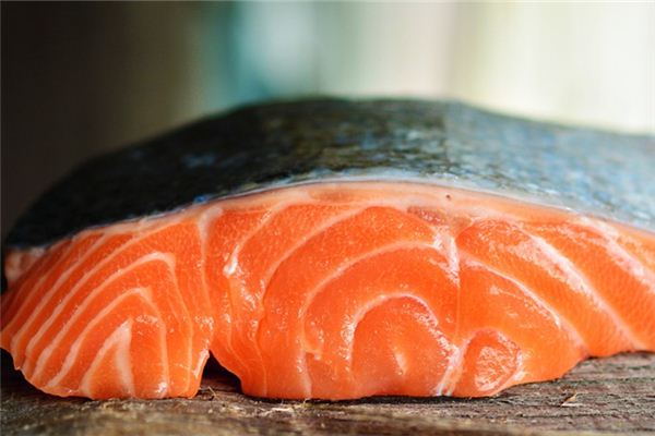 梦见吃大鱼是什么意思 梦见吃大鱼是什么意思