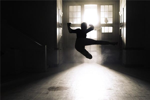 梦见踢打是什么意思 梦见踢打是什么意思