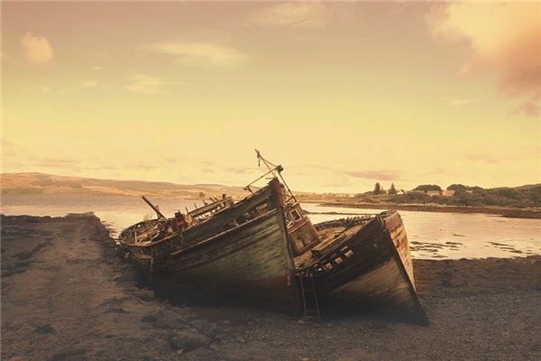 梦见船搁浅是什么意思 梦见船搁浅是什么意思